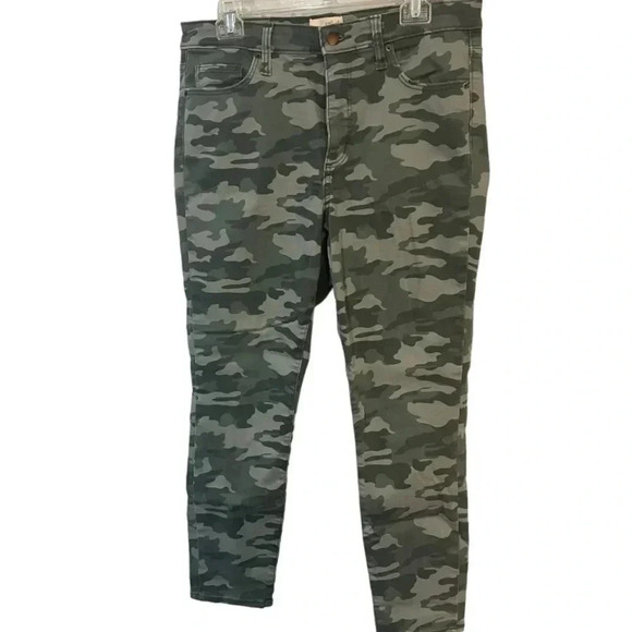 Universal Thread camo denim size 12/31 EUC High Rise Skinny Crop - Picture 1 of 12